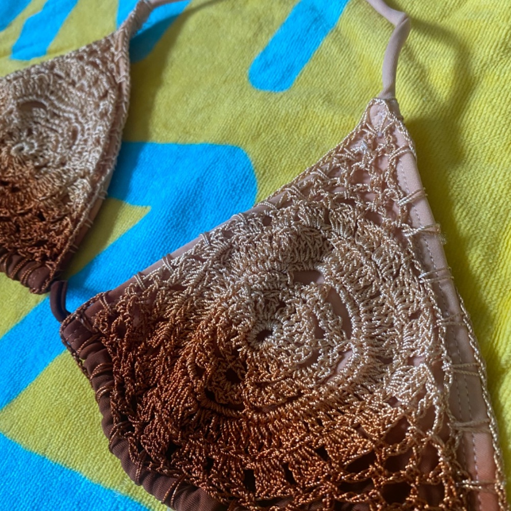 Bikini - Picture 3 of 3